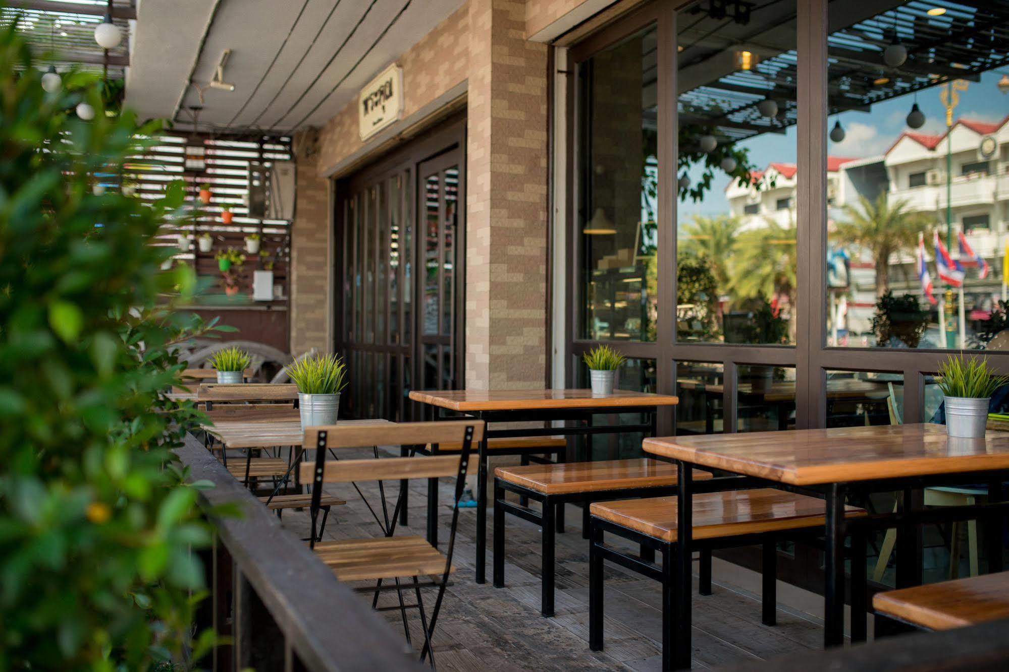 Pine Cafe'&Bed Phra Nakhon Si Ayutthaya Exterior foto